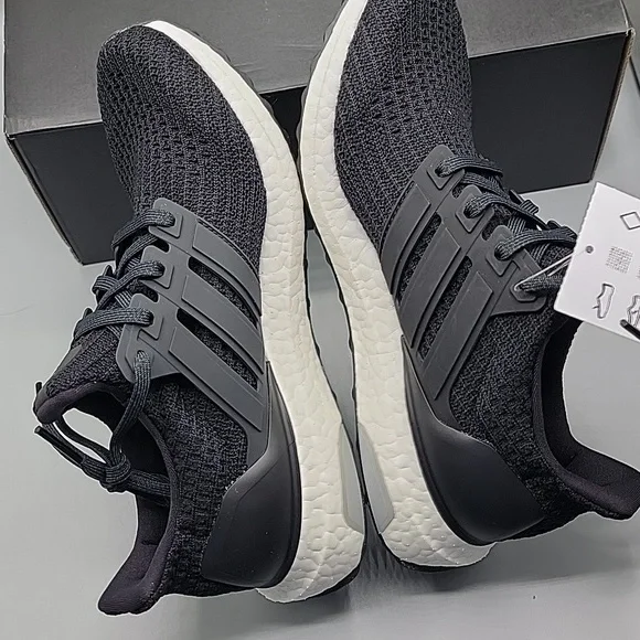 NiB Adidas Ultraboost in Black size 7 - Picture 9 of 12